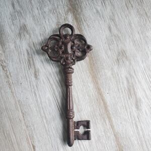 Vintage Large Metal Cast Iron Skeleton Key Wall Decor 8.5"